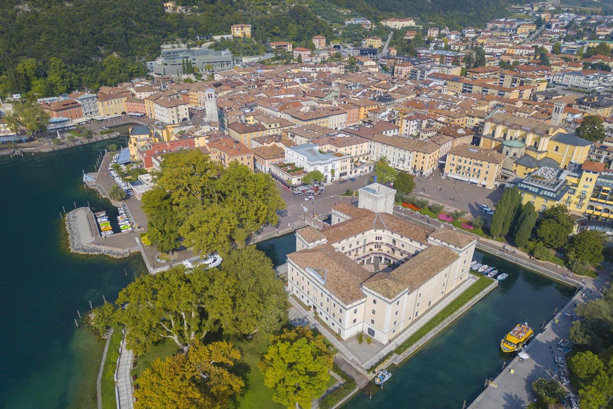 Casa Margherita Few Minutes From Lake - Happy Rentals Riva del Garda Ngoại thất bức ảnh